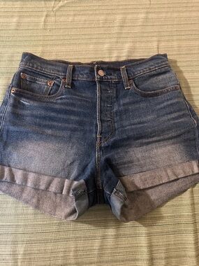 Levi's Mid-Blue Rolled Hem Denim Shorts size women 29